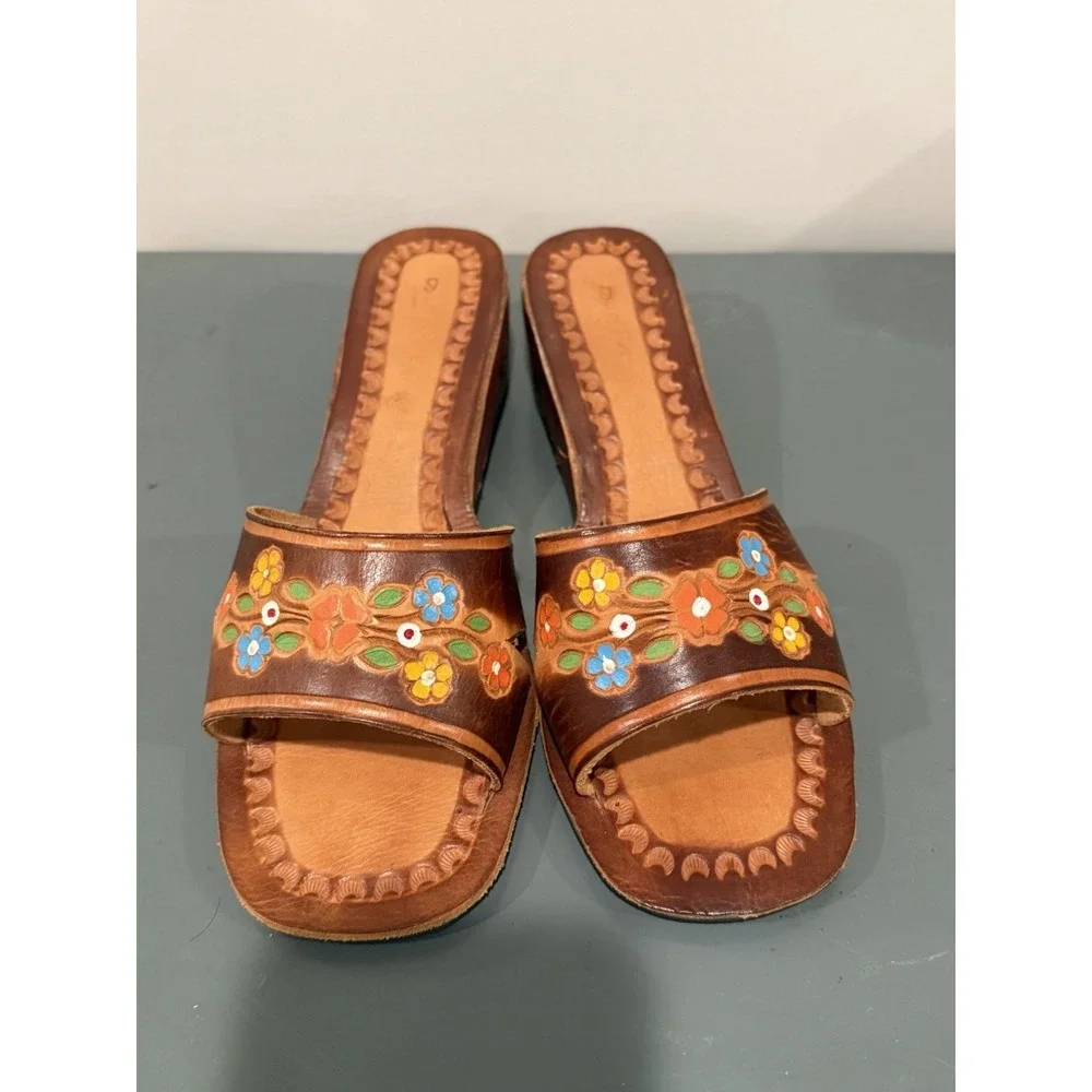 Vintage 70s Artisan Crafted Mexican Leather Sandals Painted Floral Wedge Size 9